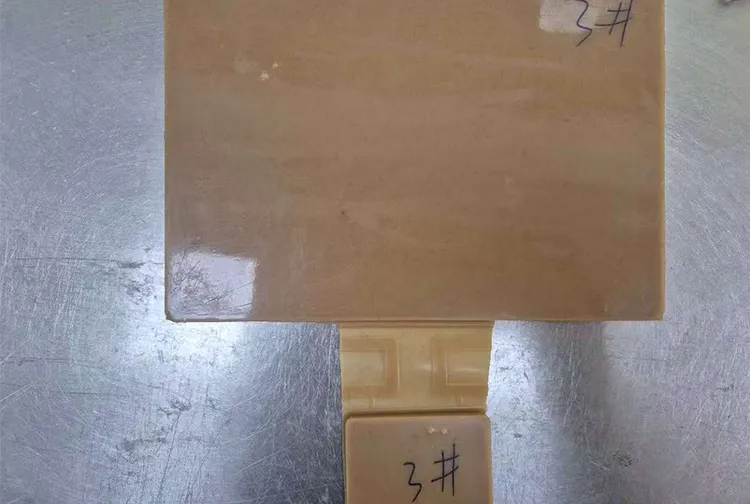 最新の機能性耐高電圧・耐油・滑り止め材料として知られる、新規な耐油・滑り止めゴム材料