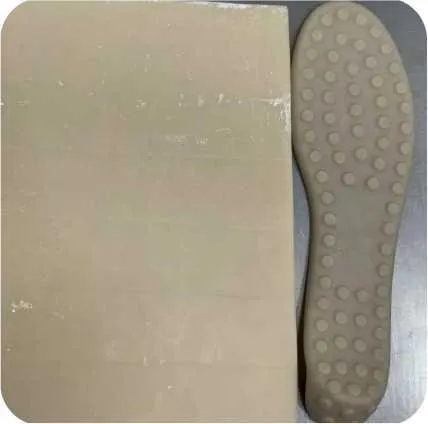 耐摩耗性の自然色のゴムコンパウンド